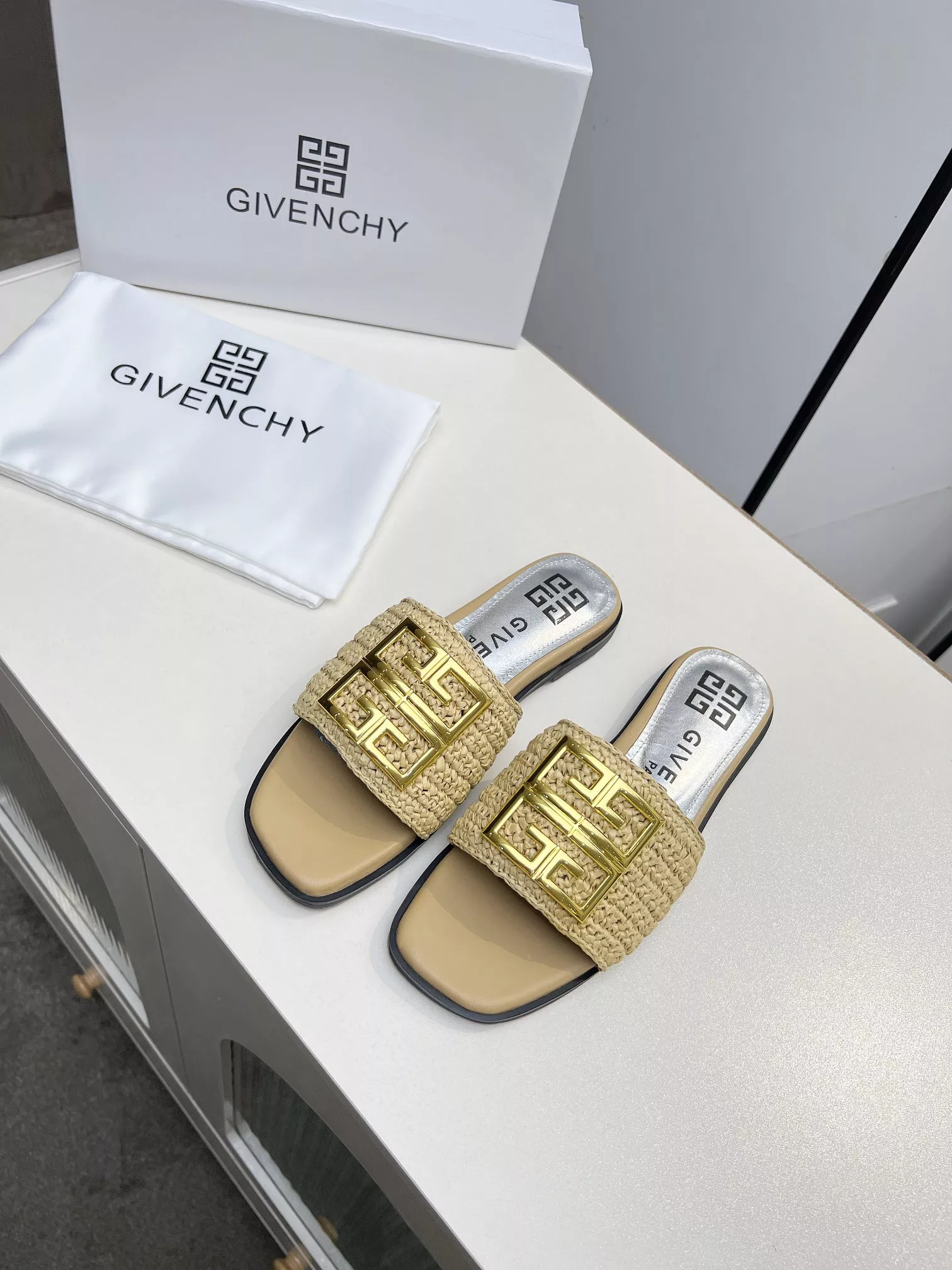 givenchy chaussons pour femme s_12a253b3